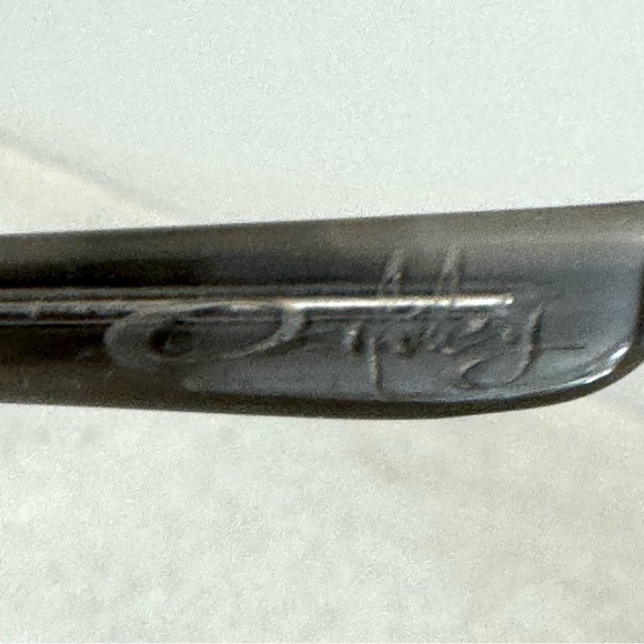 OAKLEY Women’s Aviator Sunglasses Rose Gold Lenses + Cloth & Case - Picture 9 of 16